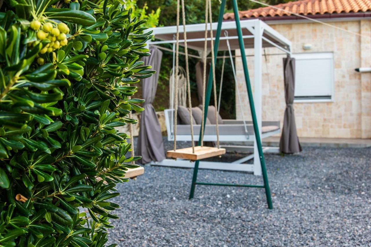 Chic & Spacious House In Rodia Heraklion ภายนอก รูปภาพ
